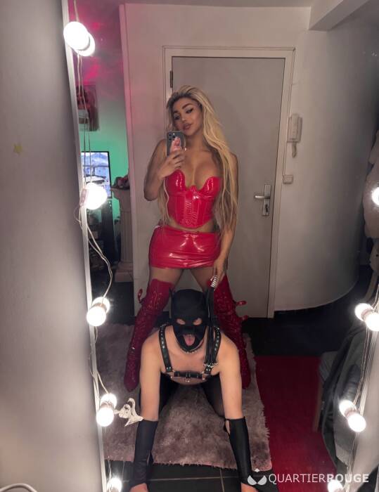 Sofia Party TS (Photo)