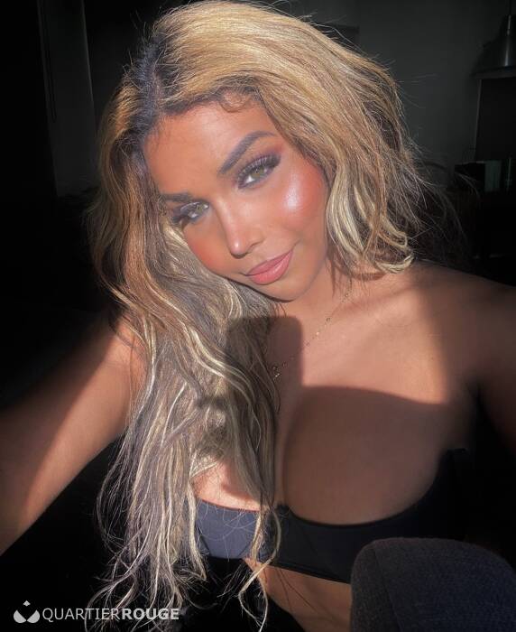 Sofia Party TS (Photo)