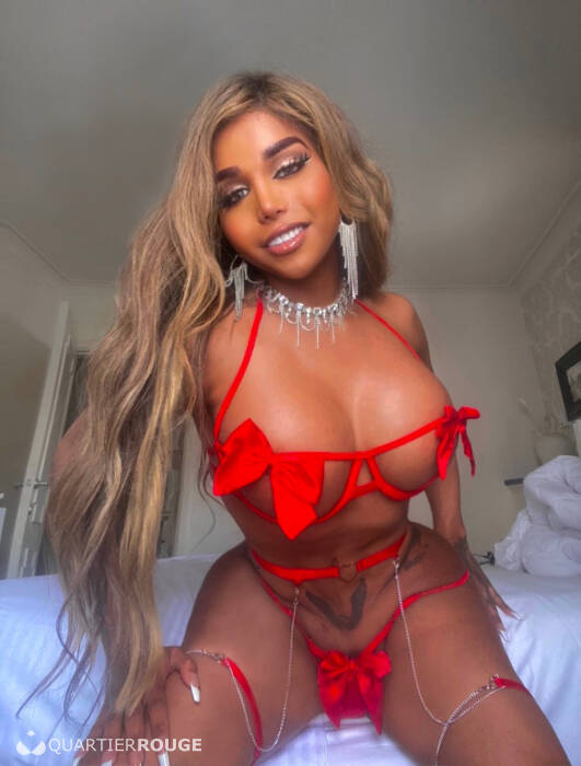 Sofia Party TS (Photo)