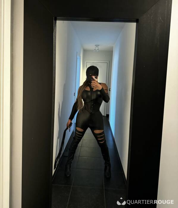 Sofia Party TS (Photo)