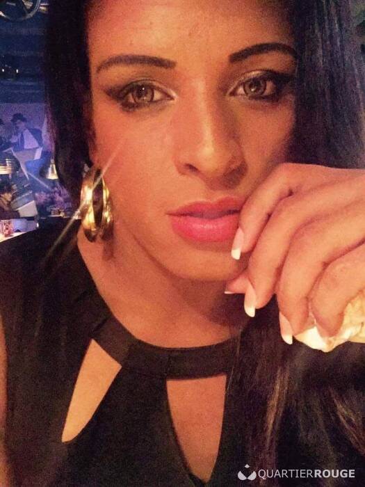 B L A C K P E A R L (Photo)