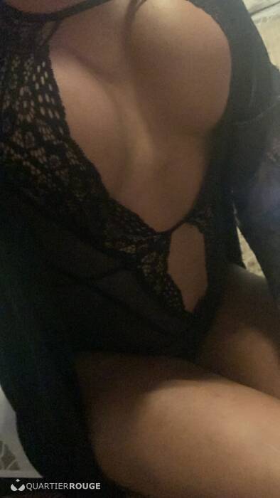 B L A C K P E A R L (Photo)