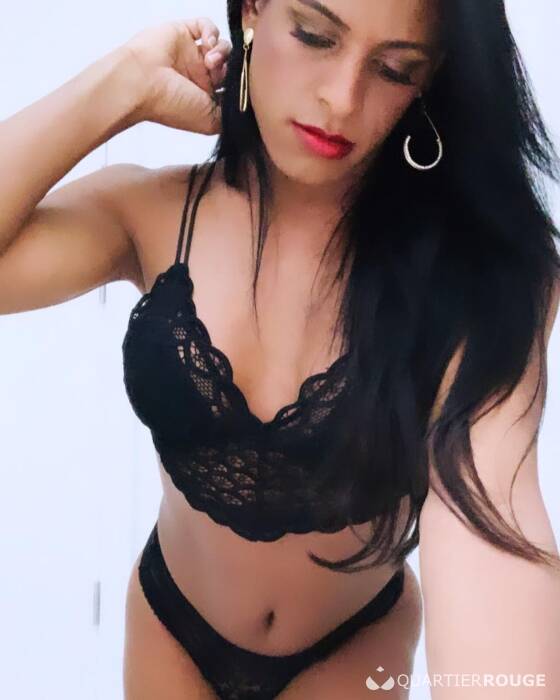 B L A C K P E A R L (Photo)