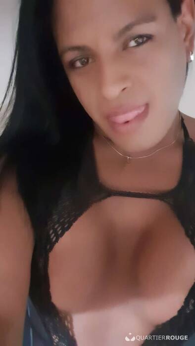 B L A C K P E A R L (Photo)