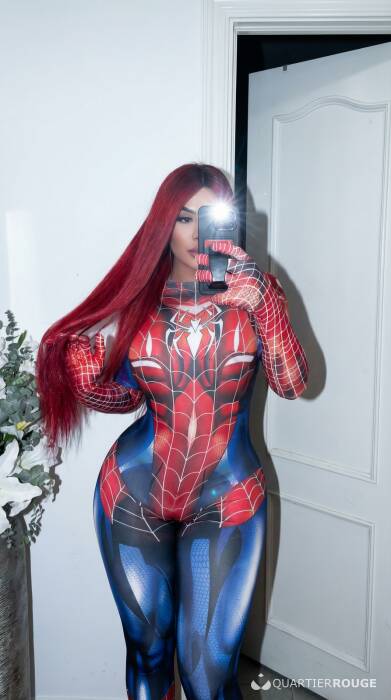 MOMMY HONEY (Photo)