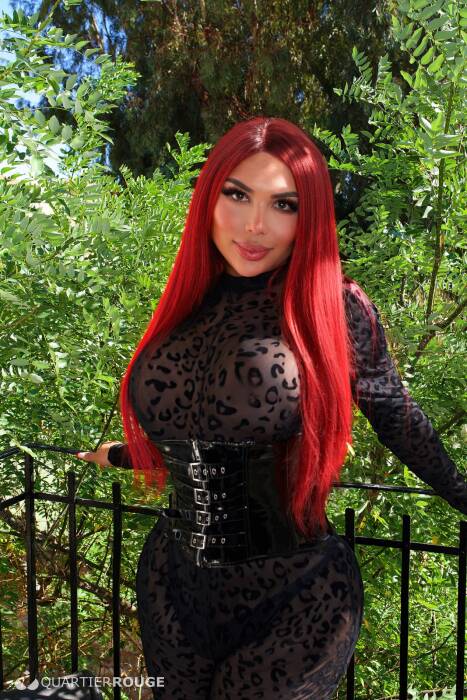 MOMMY HONEY (Photo)