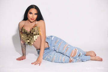 MOMMY HONEY (Photo)