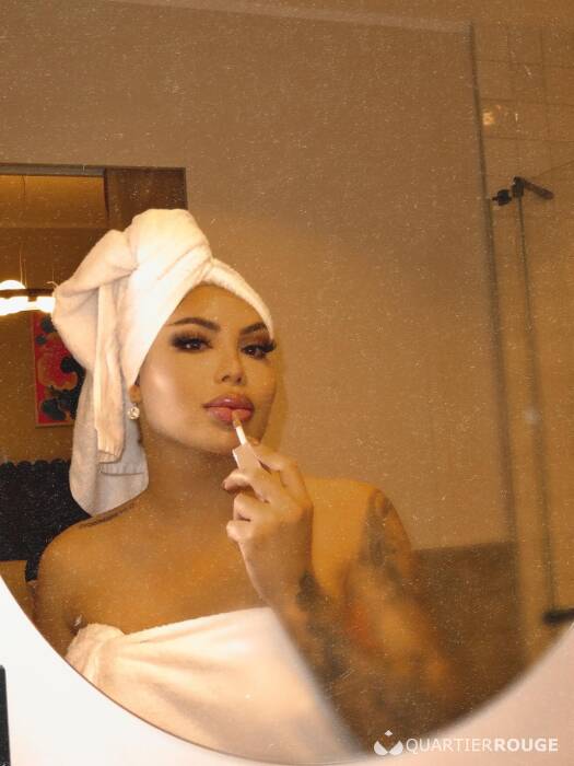 MOMMY HONEY (Photo)