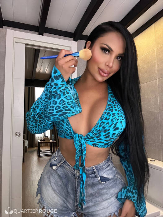 MOMMY HONEY (Photo)