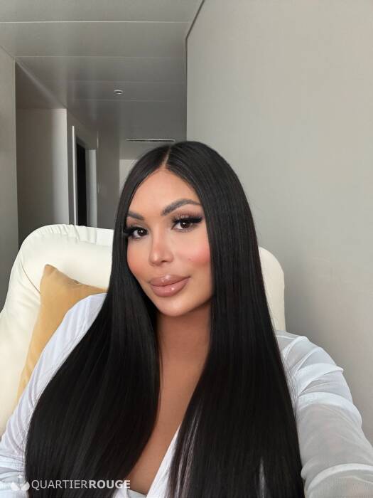 MOMMY HONEY (Photo)