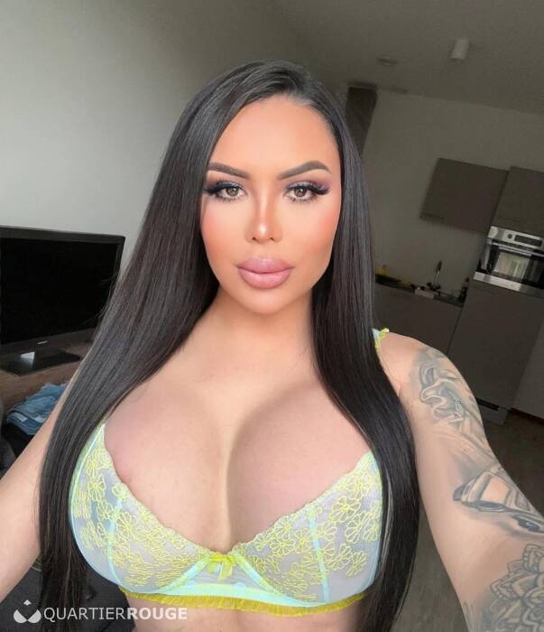 MOMMY HONEY (Photo)