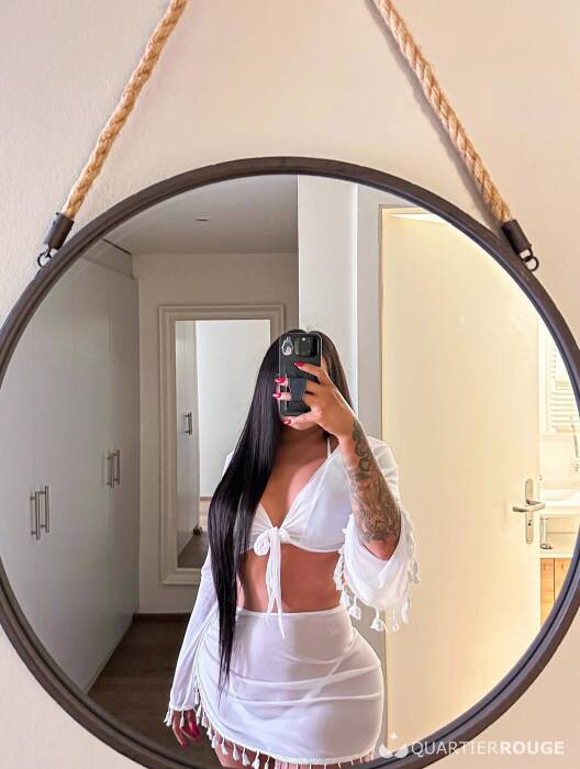 MOMMY HONEY (Photo)