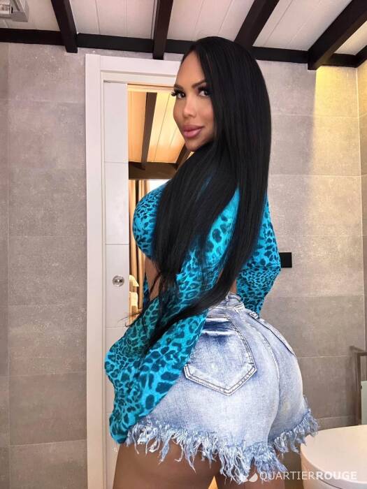 MOMMY HONEY (Photo)