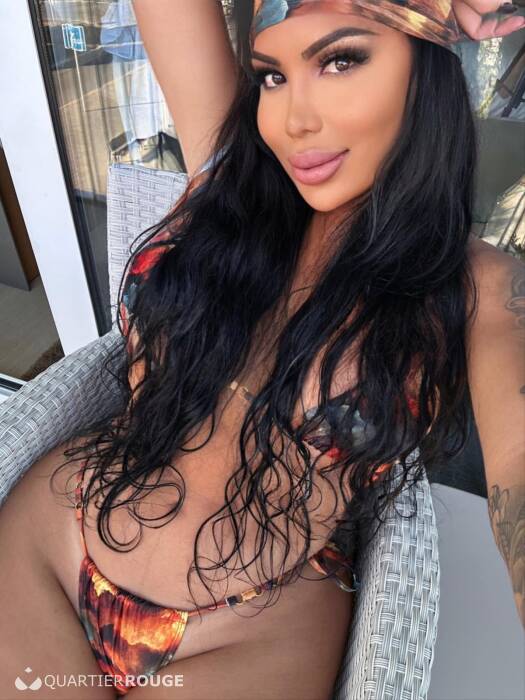 MOMMY HONEY (Photo)