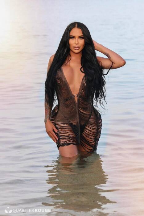 MOMMY HONEY (Photo)