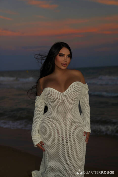 MOMMY HONEY (Photo)