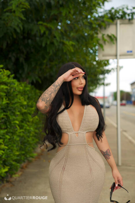 MOMMY HONEY (Photo)