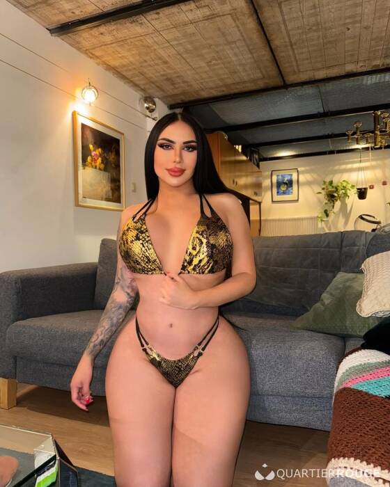 MOMMY HONEY (Photo)