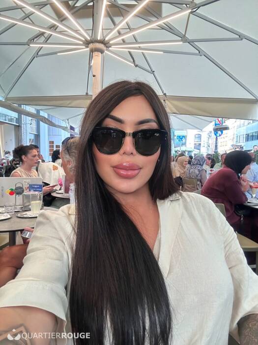 MOMMY HONEY (Photo)