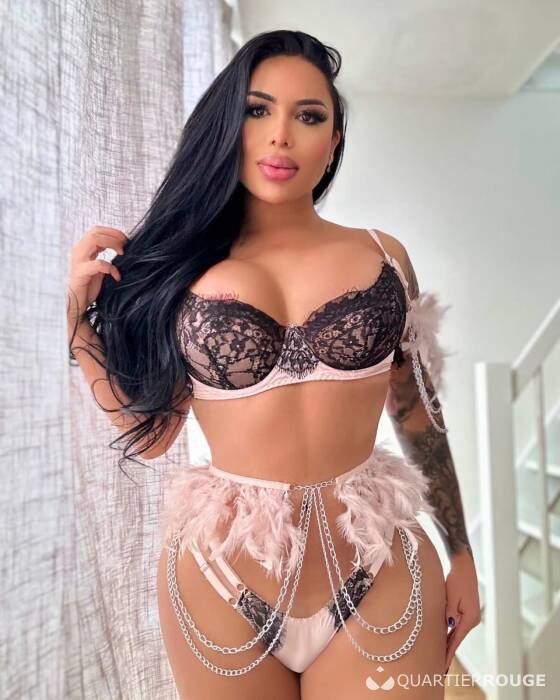 MOMMY HONEY (Photo)