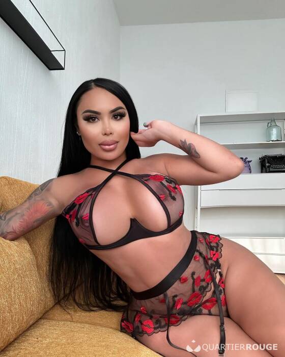 MOMMY HONEY (Photo)