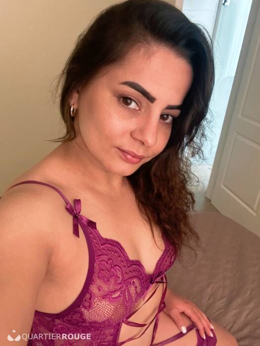 ANTONIA only 3 days here (Photo)