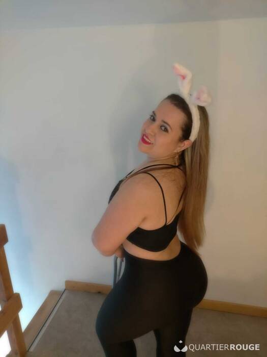 Alejandra Blondine (Photo)