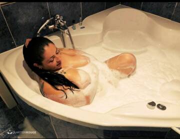 AMIRA (Photo)