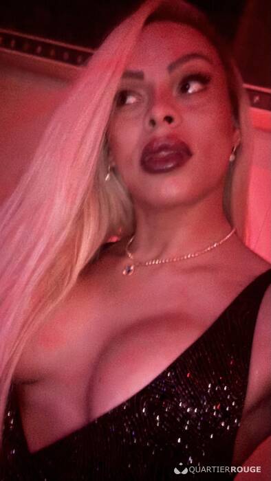 Amanda Souza (Photo)