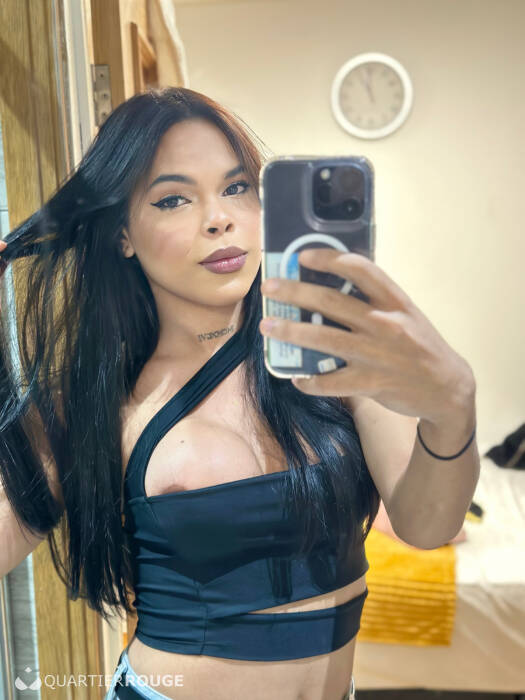 Naomi kandra (Photo)
