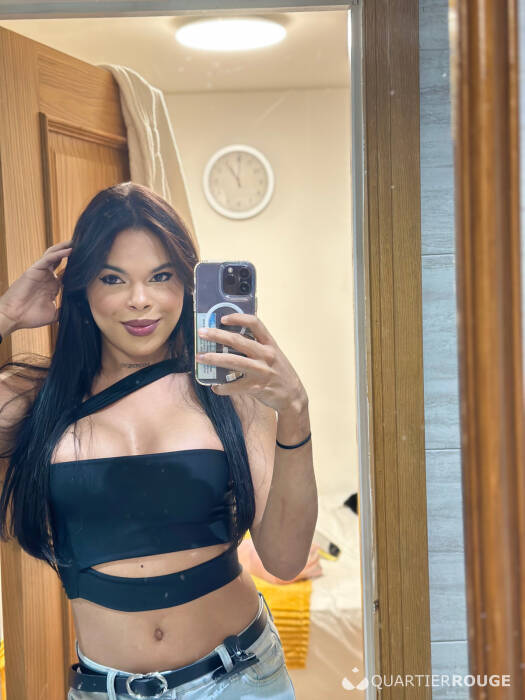 Naomi kandra (Photo)