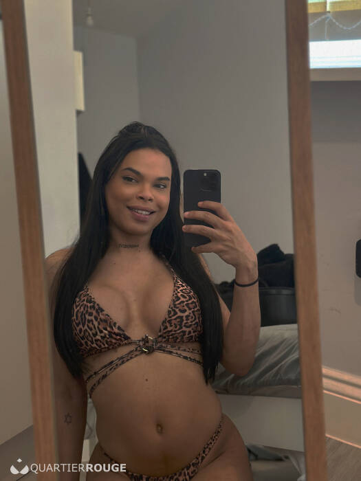 Naomi kandra (Photo)