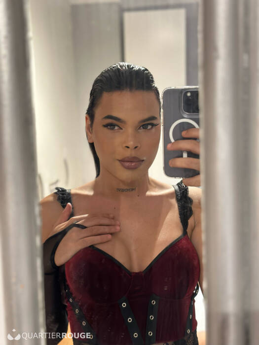 Naomi kandra (Photo)