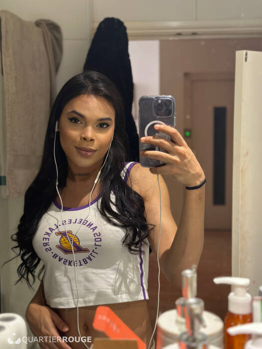 Naomi kandra (Photo)
