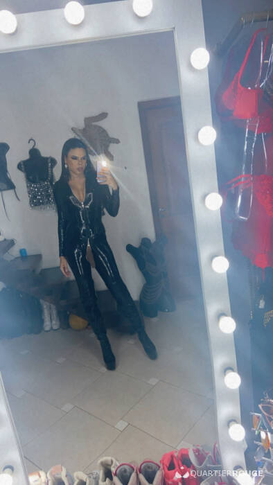 Naomi kandra (Photo)