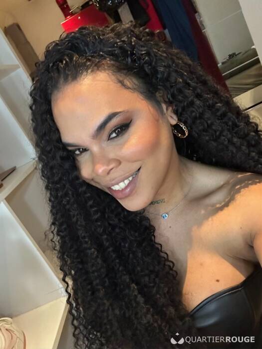 Naomi kandra (Photo)