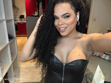 Naomi kandra (Photo)
