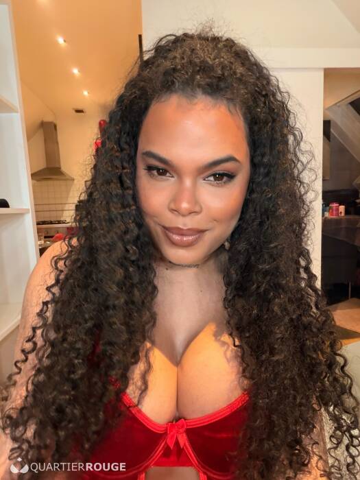 Naomi kandra (Photo)