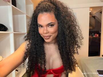Naomi kandra (Photo)
