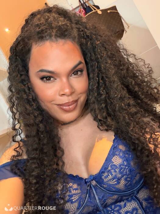 Naomi kandra (Photo)