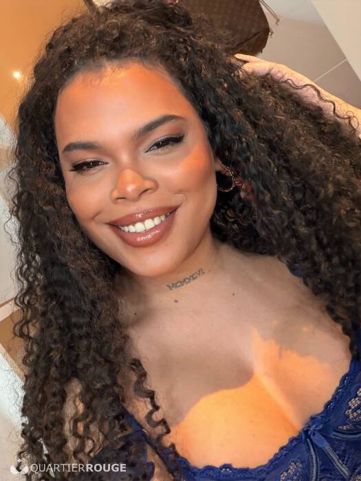 Naomi kandra (Photo)