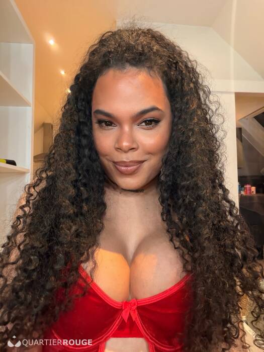 Naomi kandra (Photo)