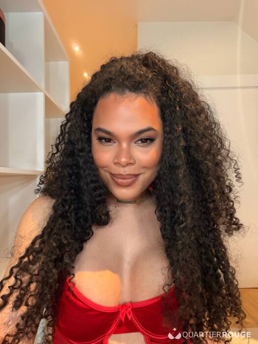 Naomi kandra (Photo)