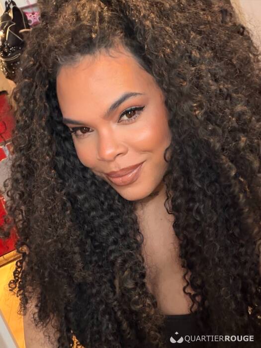 Naomi kandra (Photo)