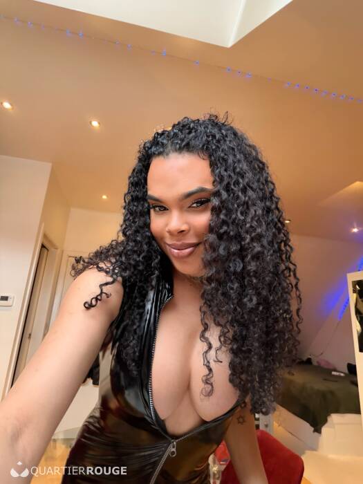 Naomi kandra (Photo)