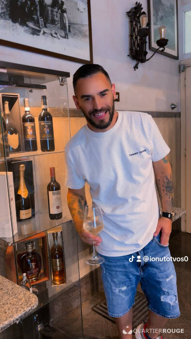 Escort bottom (Photo)