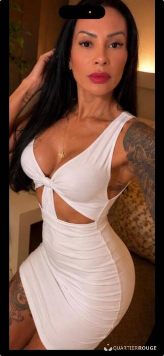 Larissa brune (Photo)