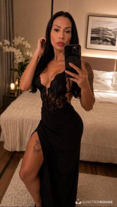 Larissa brune (Photo)