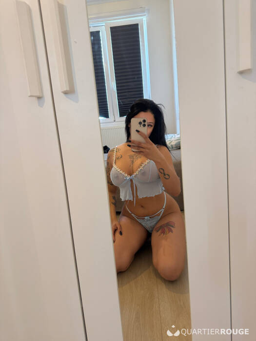 Melly Hot (Photo)