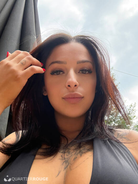 Melly Hot (Photo)